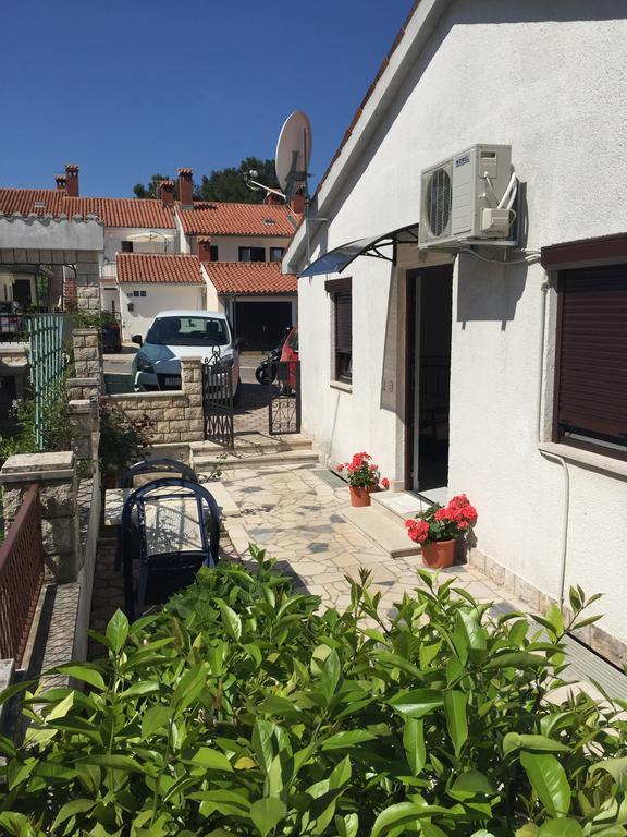 Stana Apartment Porec Exterior photo